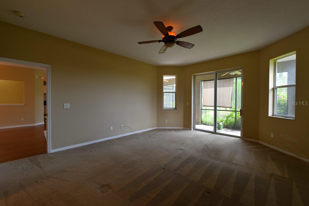 Listing Image #10