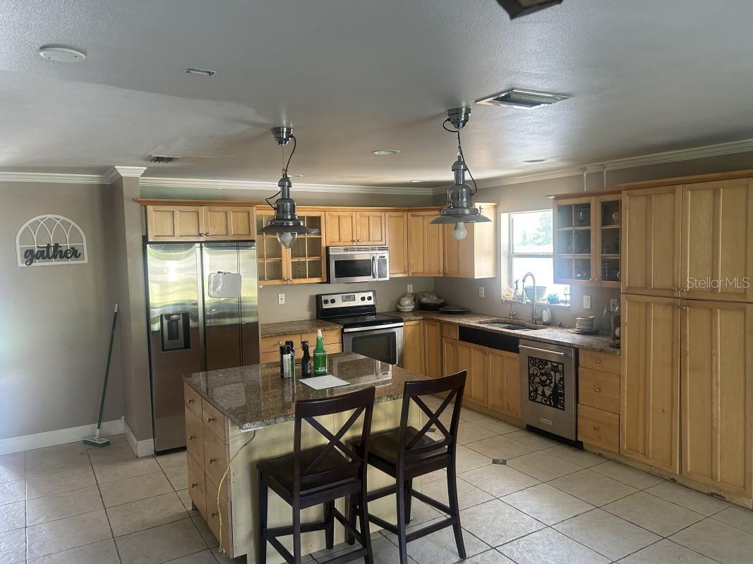 Listing Image #9