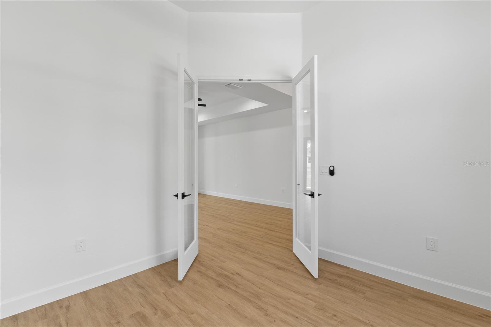 Listing Image #6