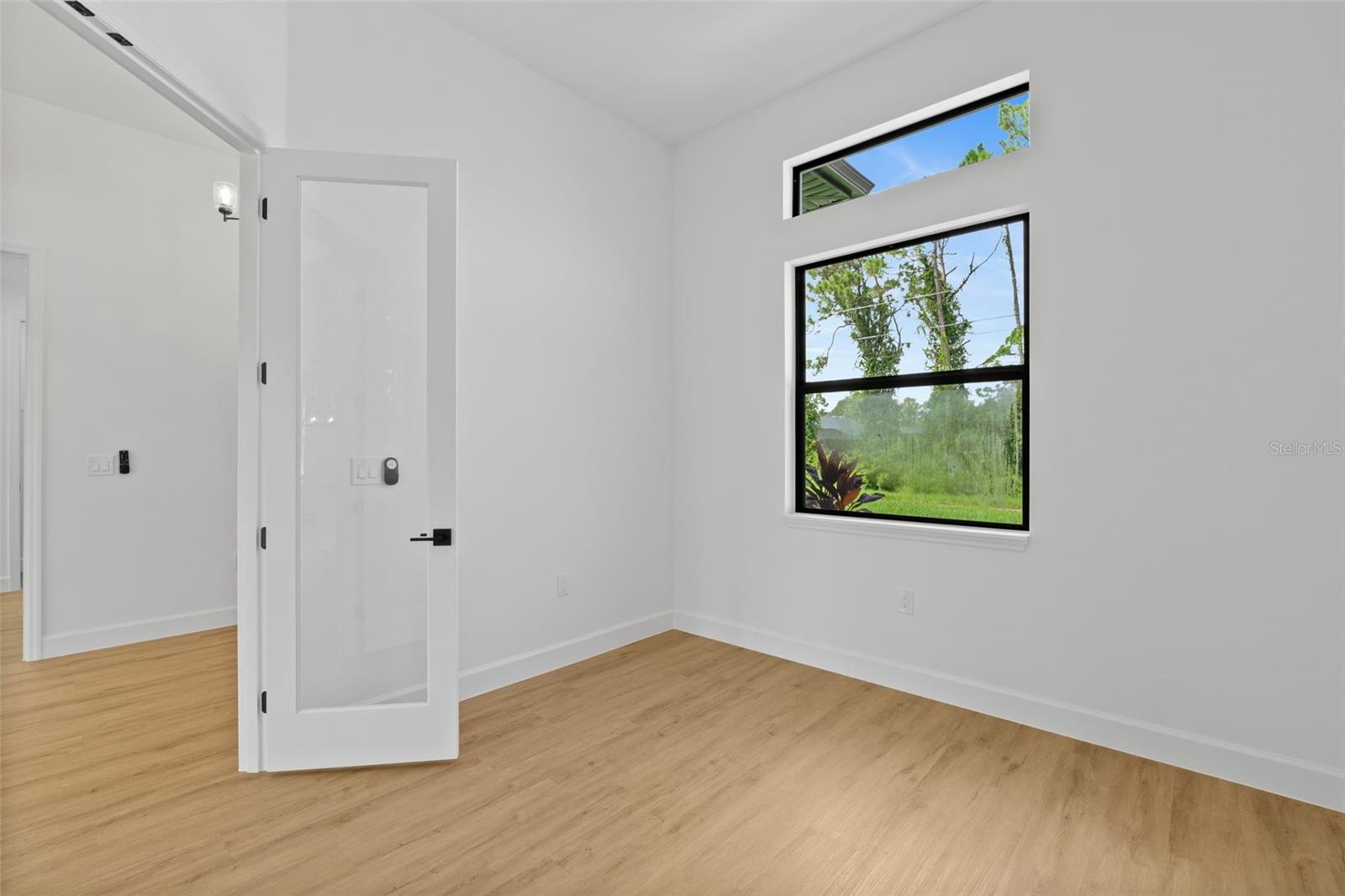 Listing Image #7