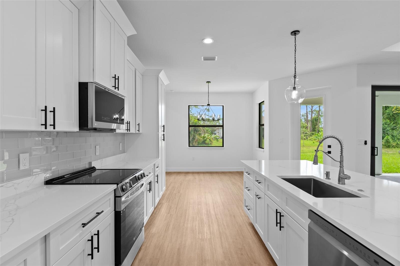 Listing Image #13