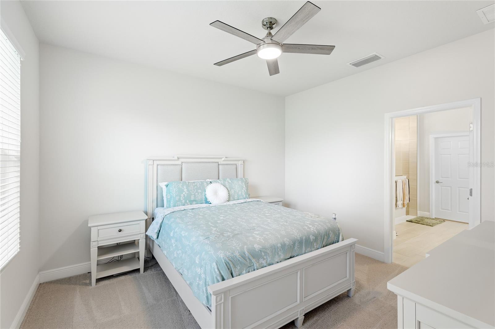 Listing Image #15