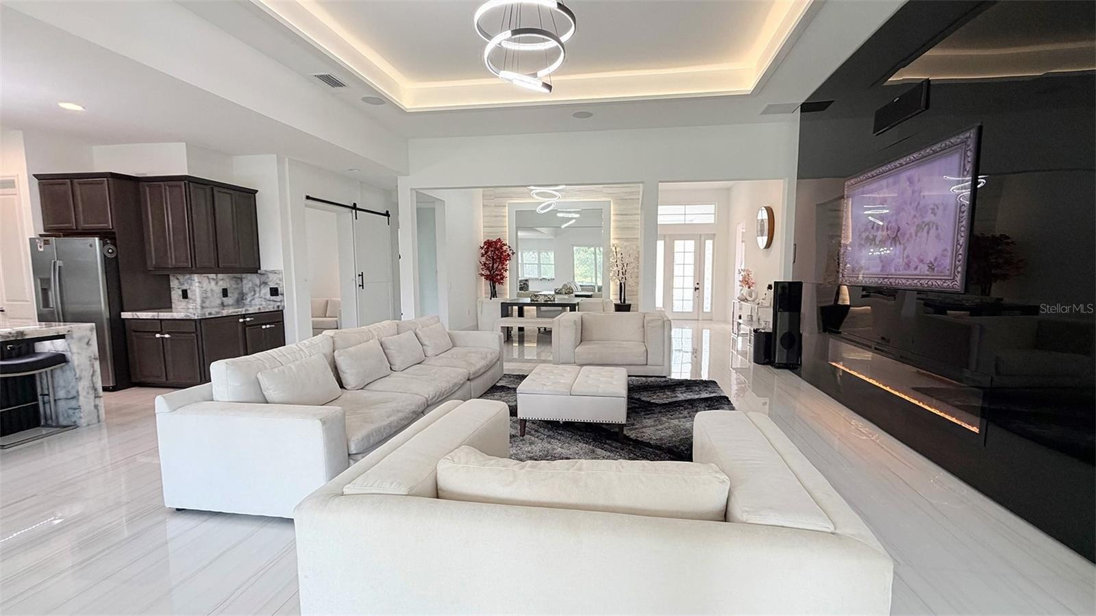 Listing Image #11