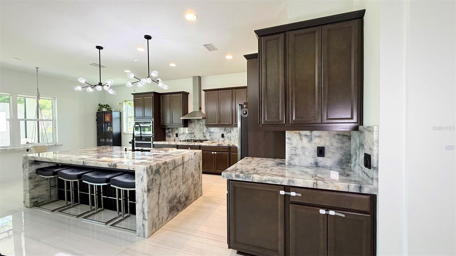 Listing Image #13