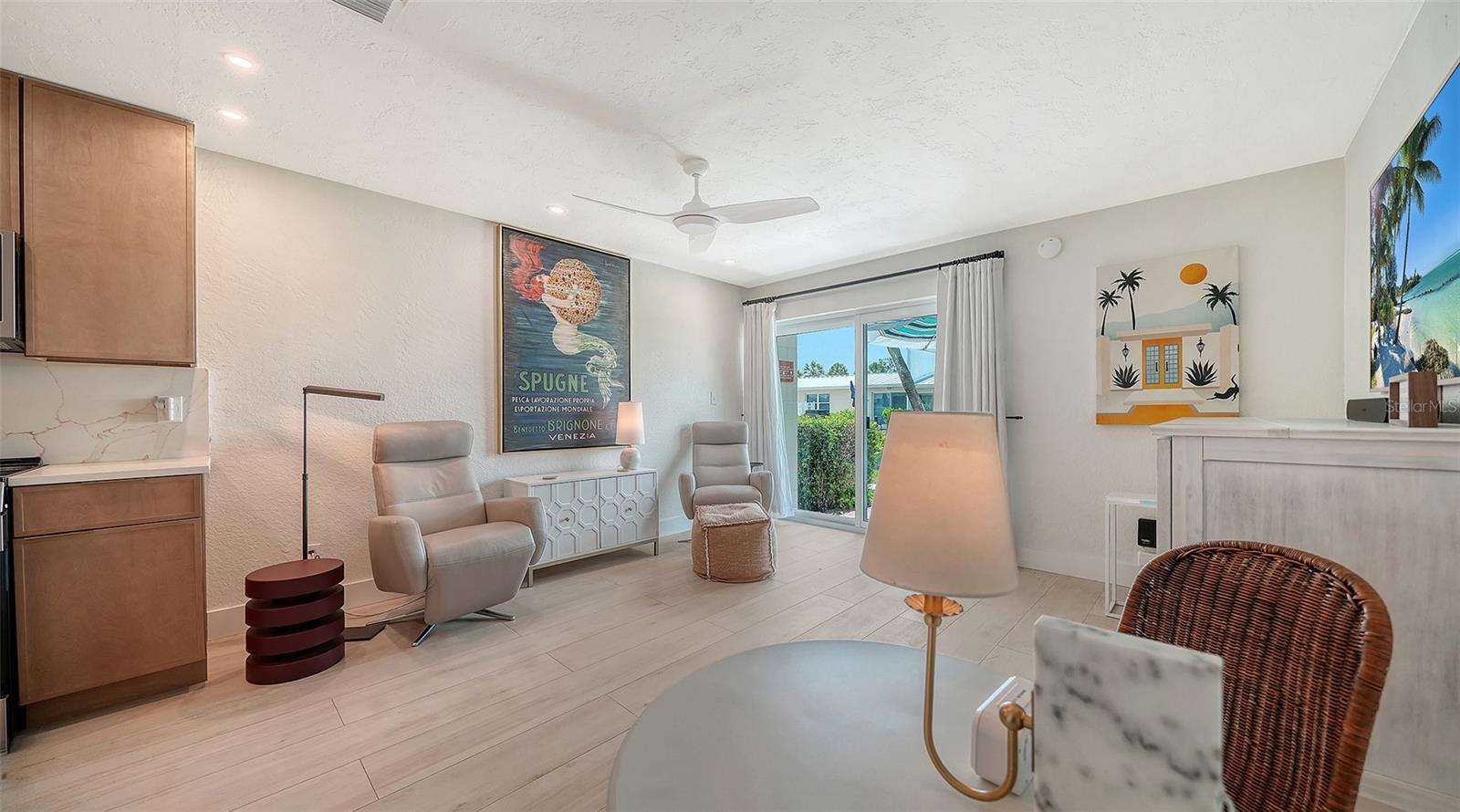 Listing Image #11