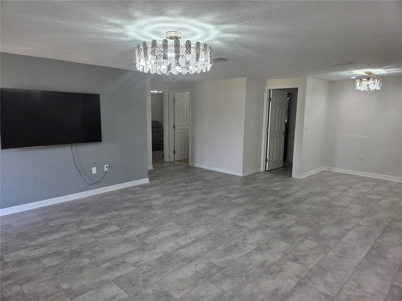 Listing Image #5