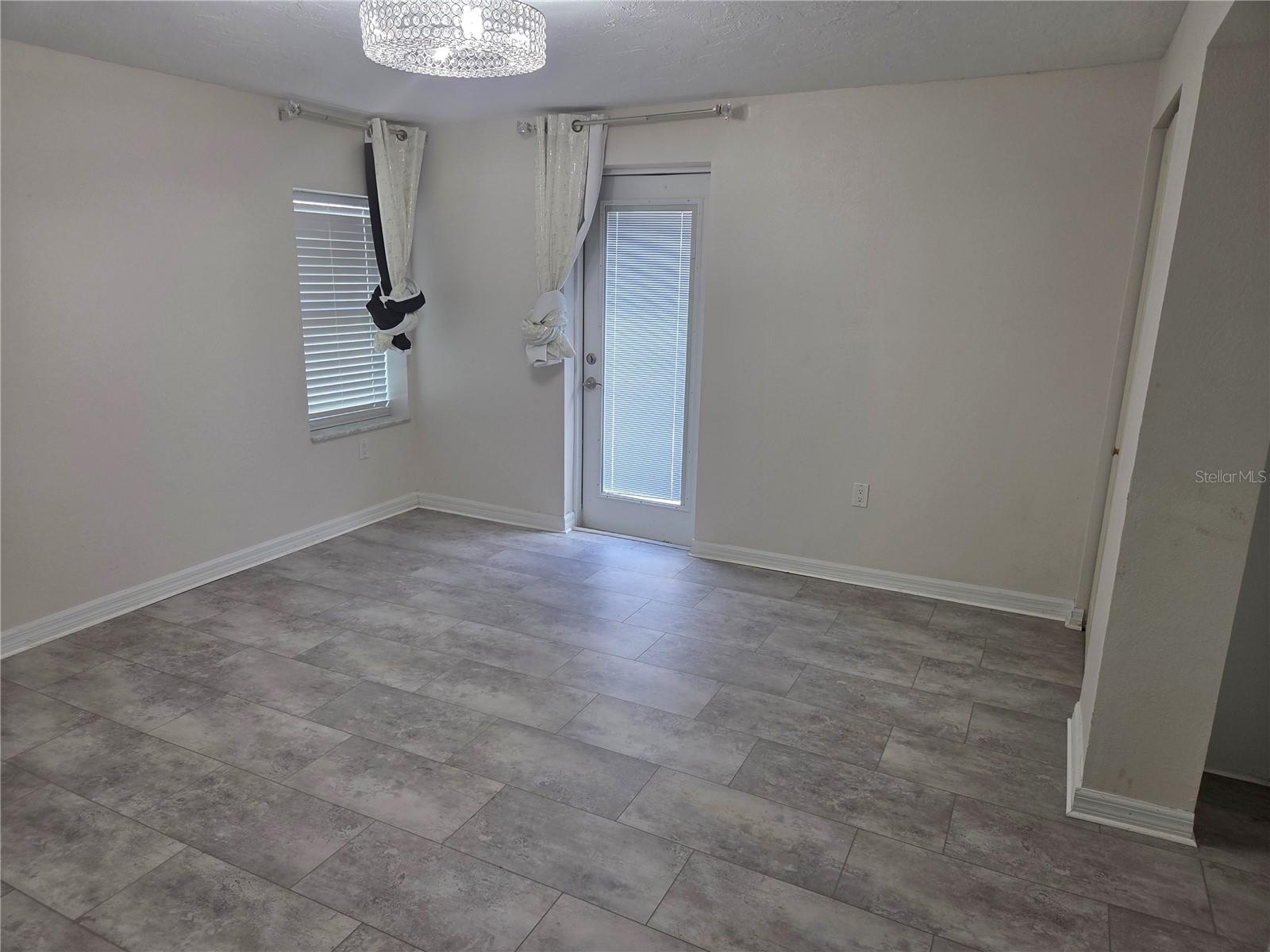 Listing Image #11