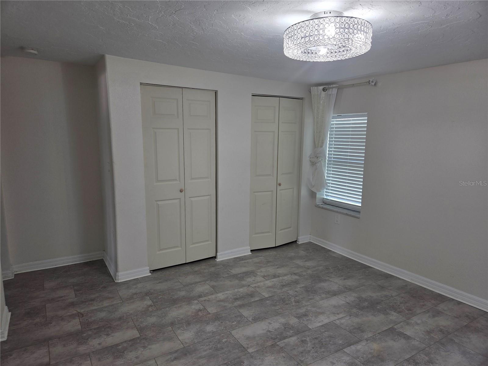 Listing Image #12