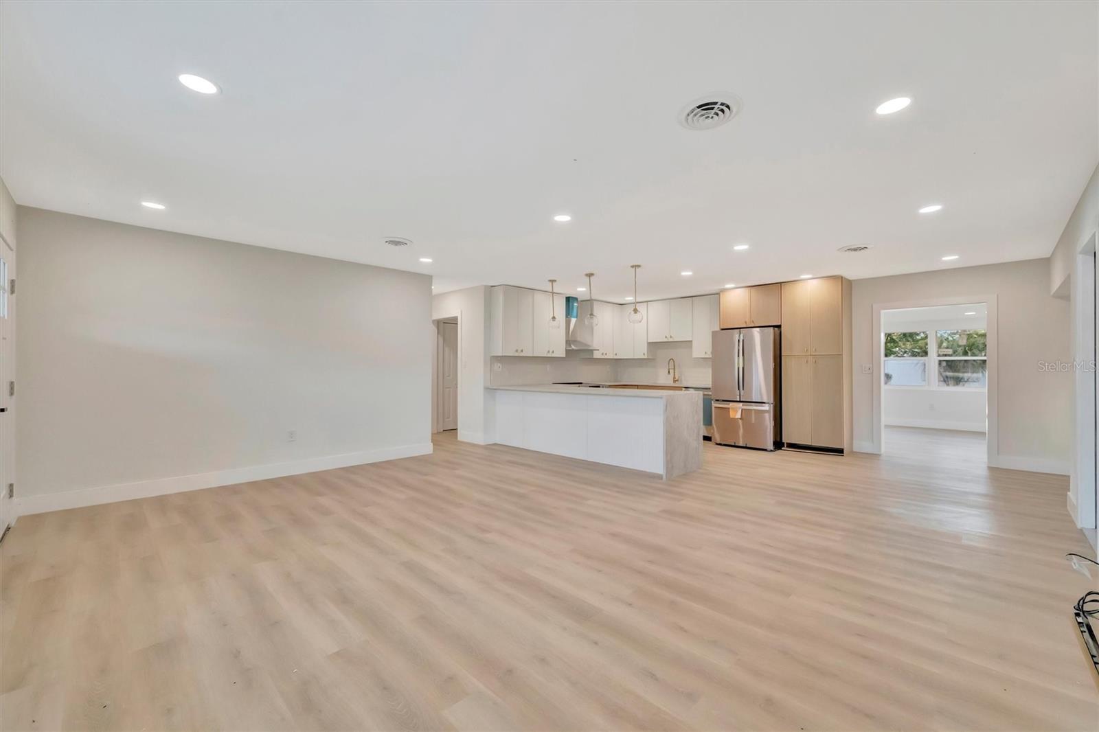 Listing Image #7