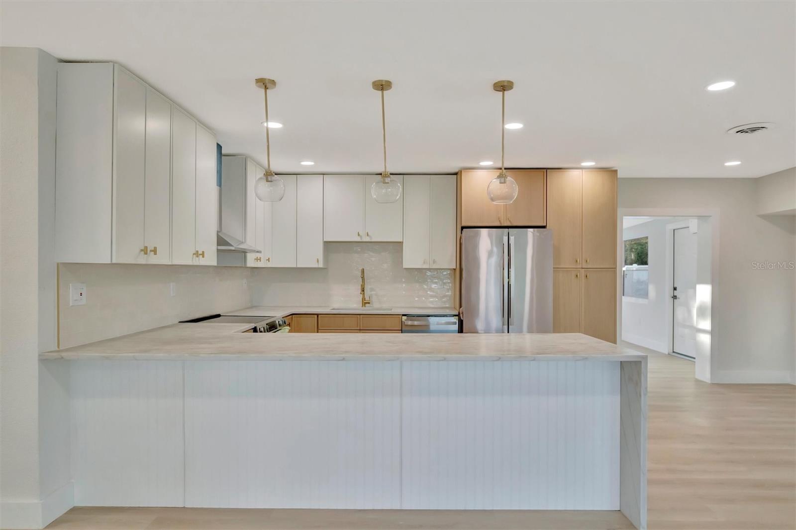 Listing Image #10
