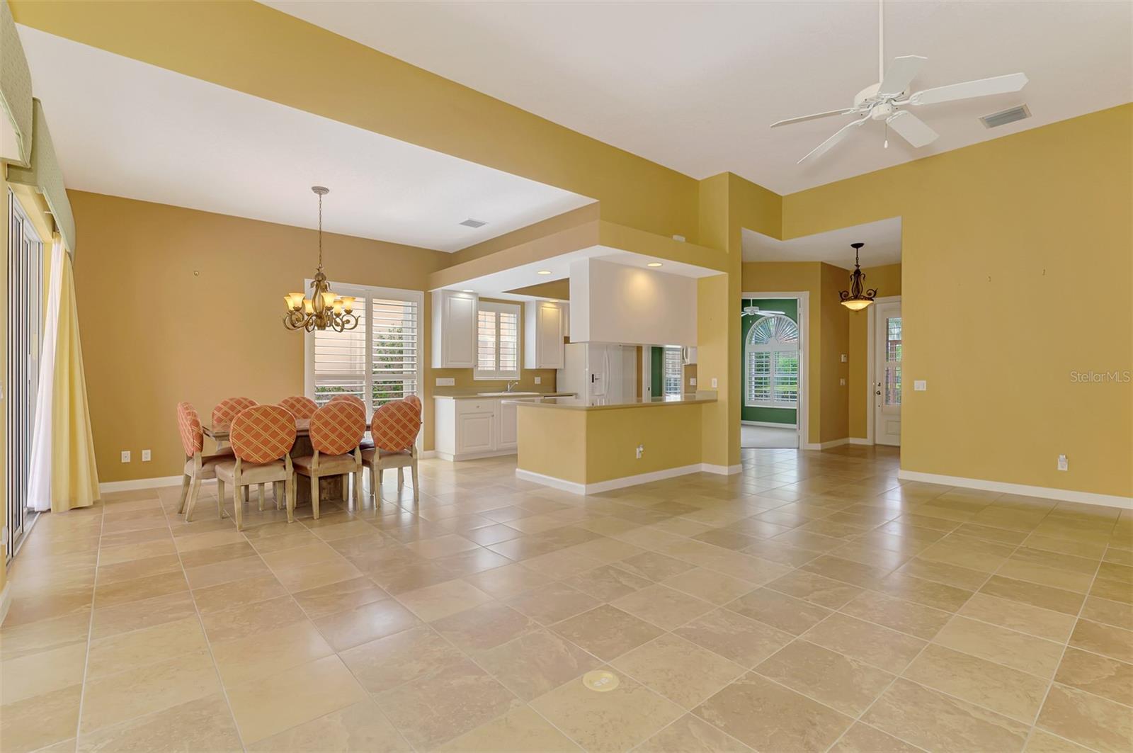 Listing Image #10