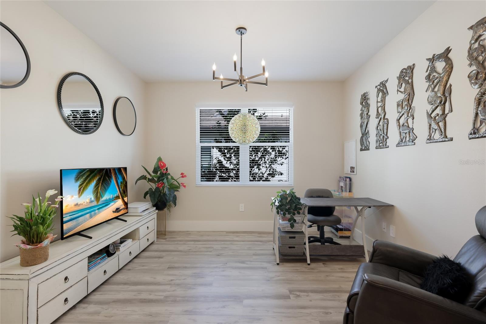 Listing Image #13