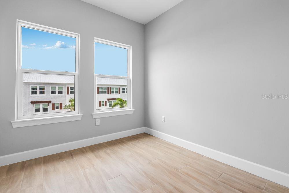 Listing Image #13