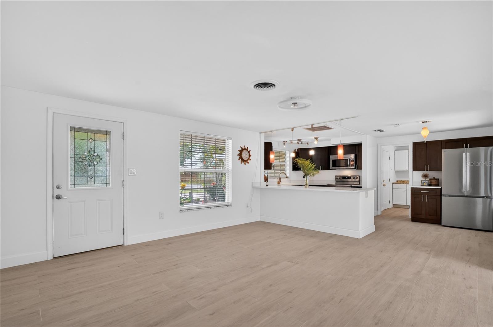 Listing Image #6