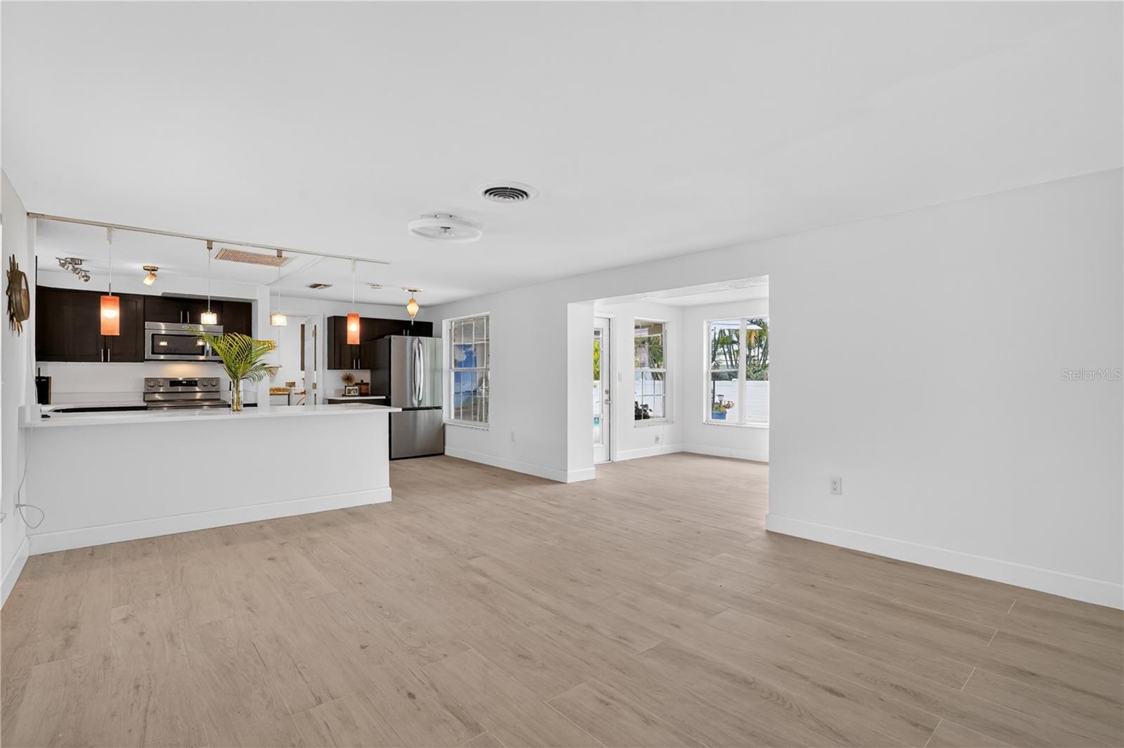 Listing Image #7