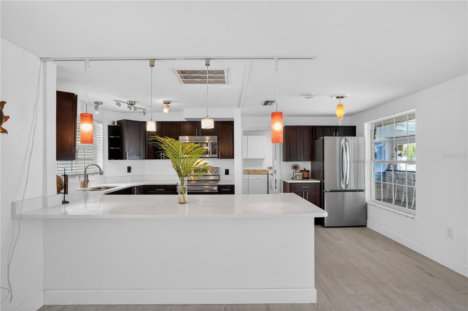Listing Image #11
