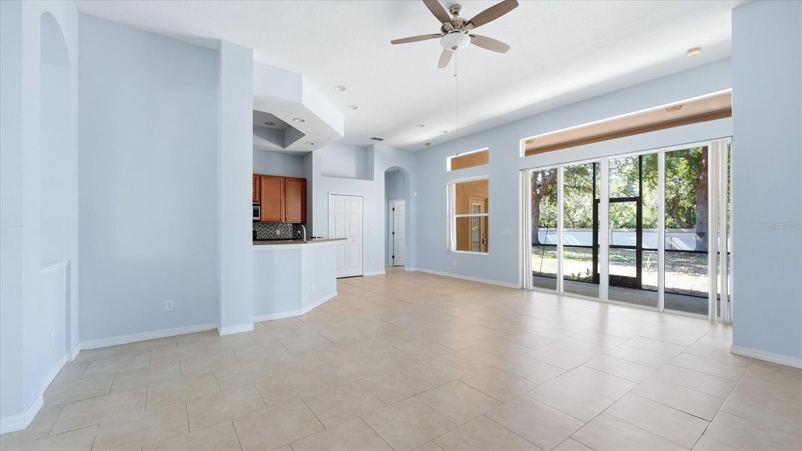 Listing Image #12