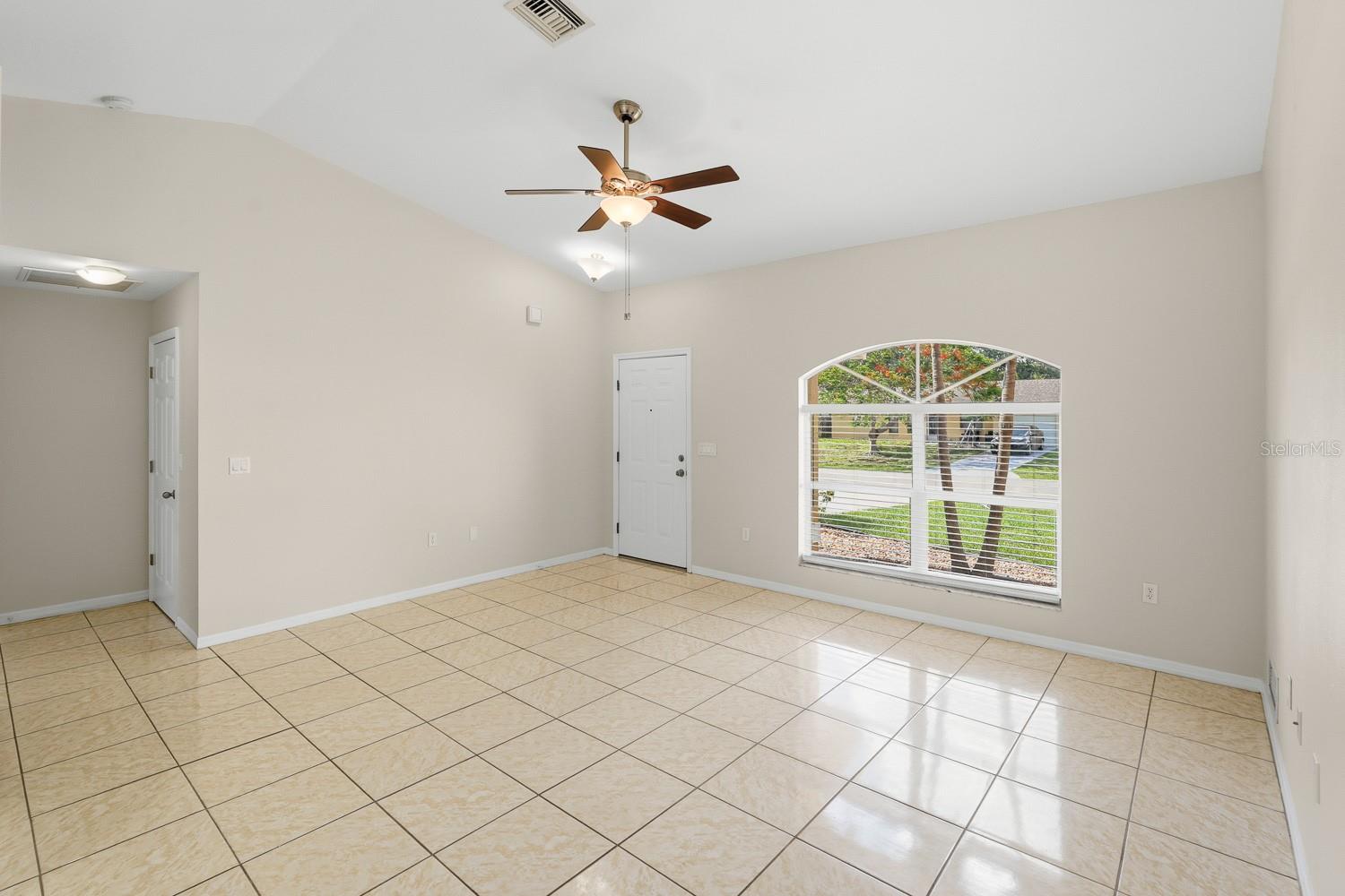 Listing Image #6