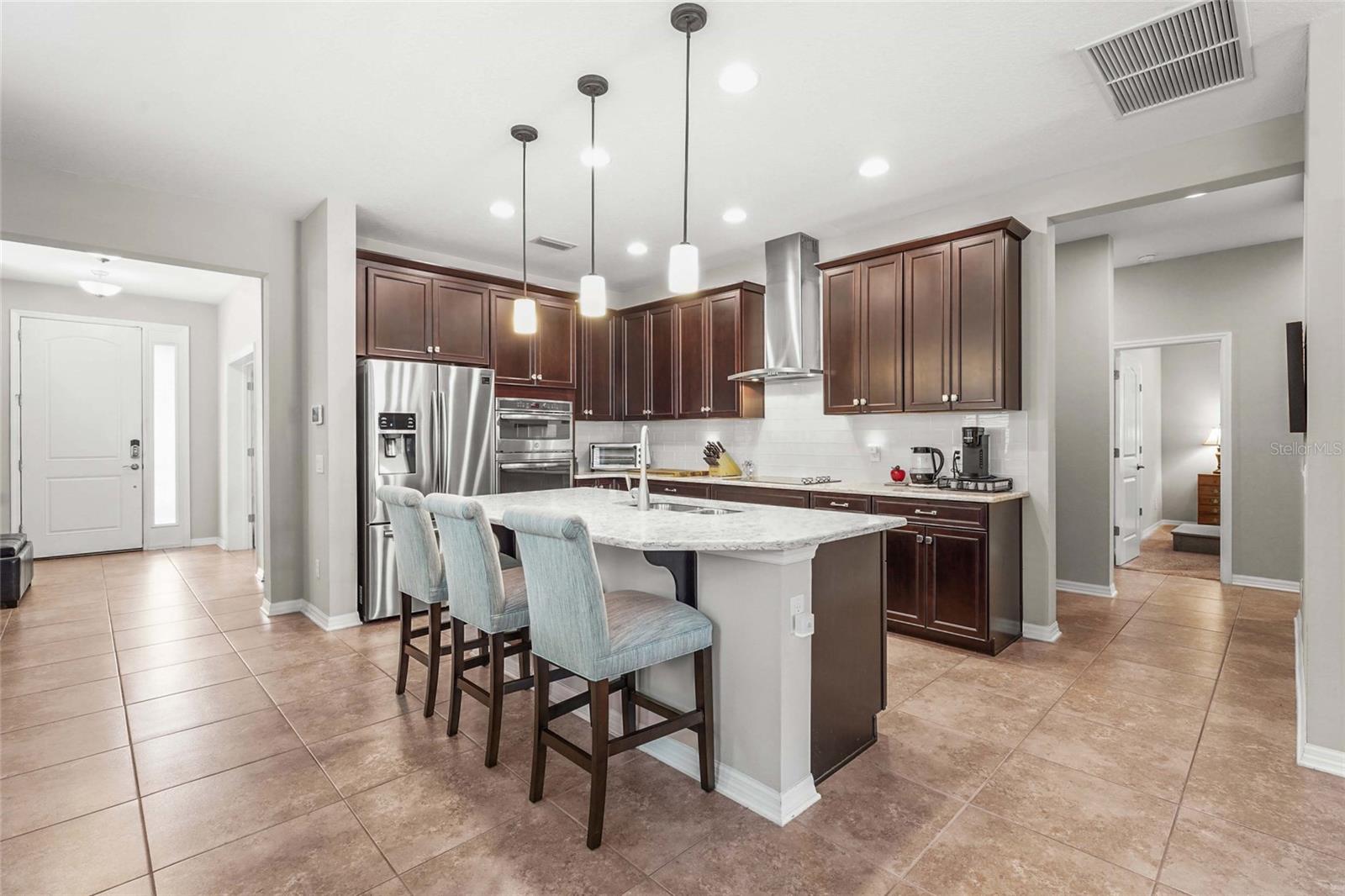 Listing Image #12