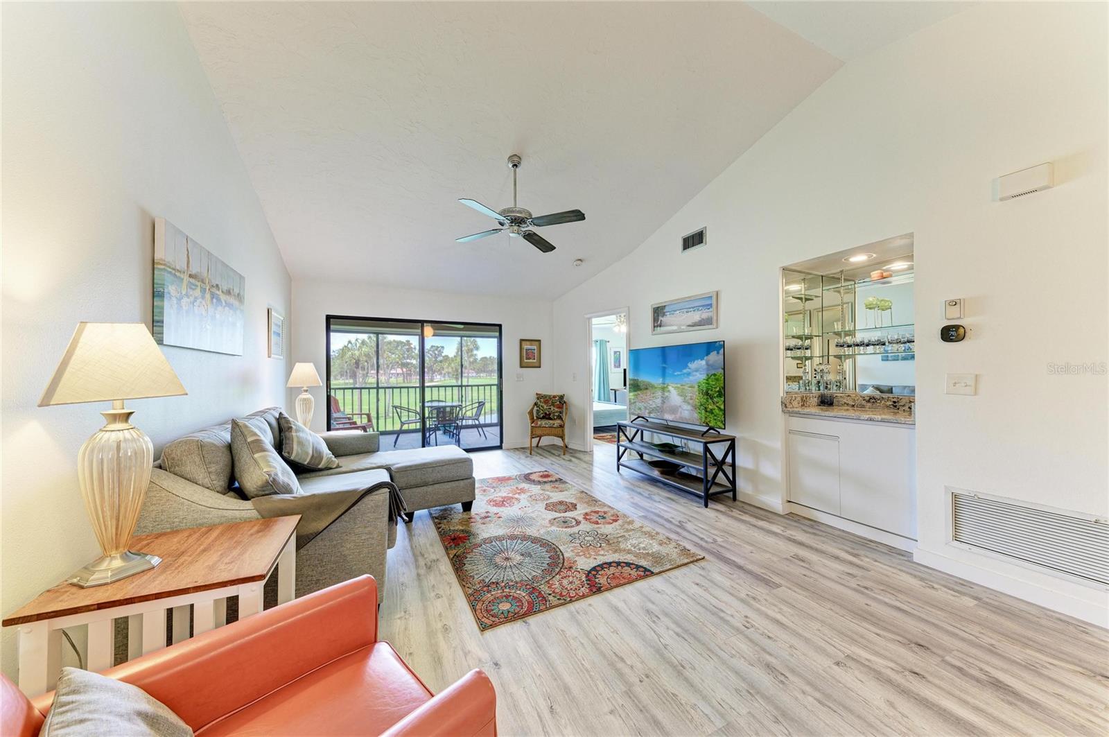 Listing Image #13