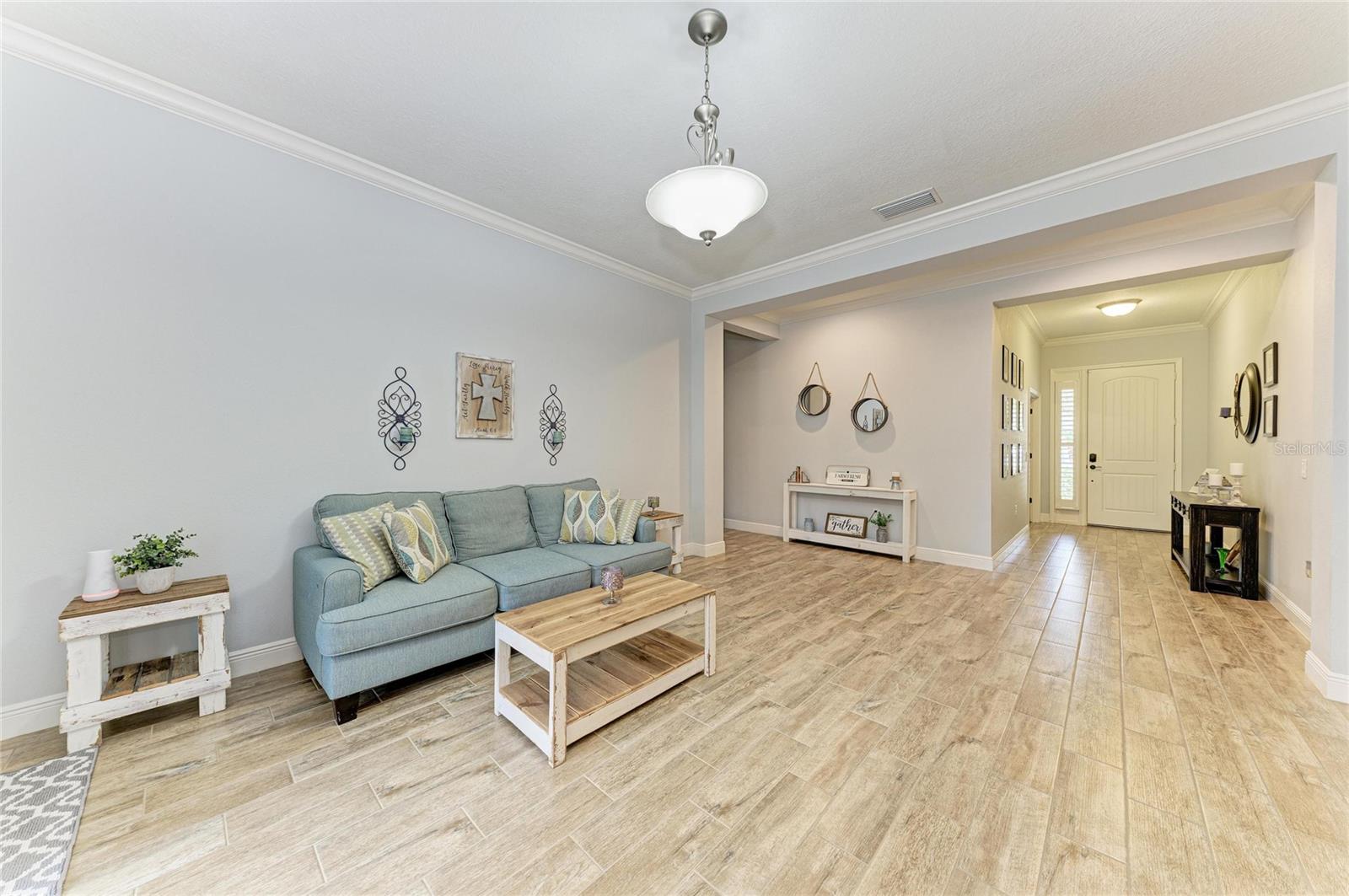 Listing Image #11