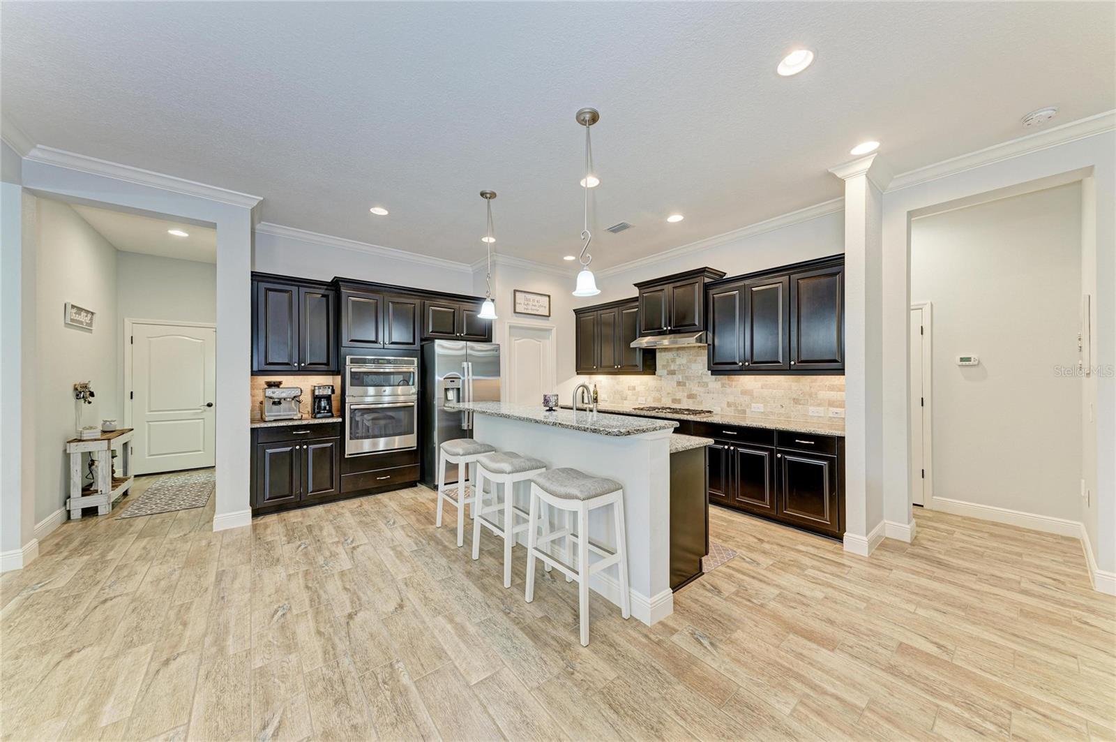 Listing Image #12