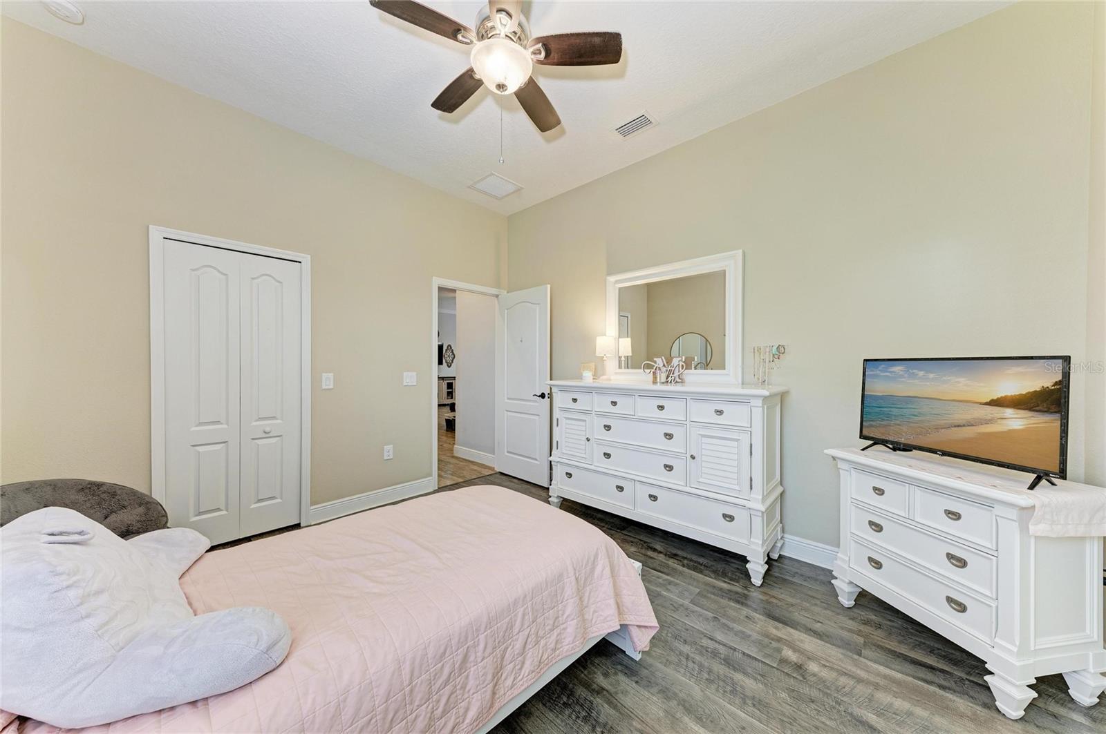 Listing Image #35