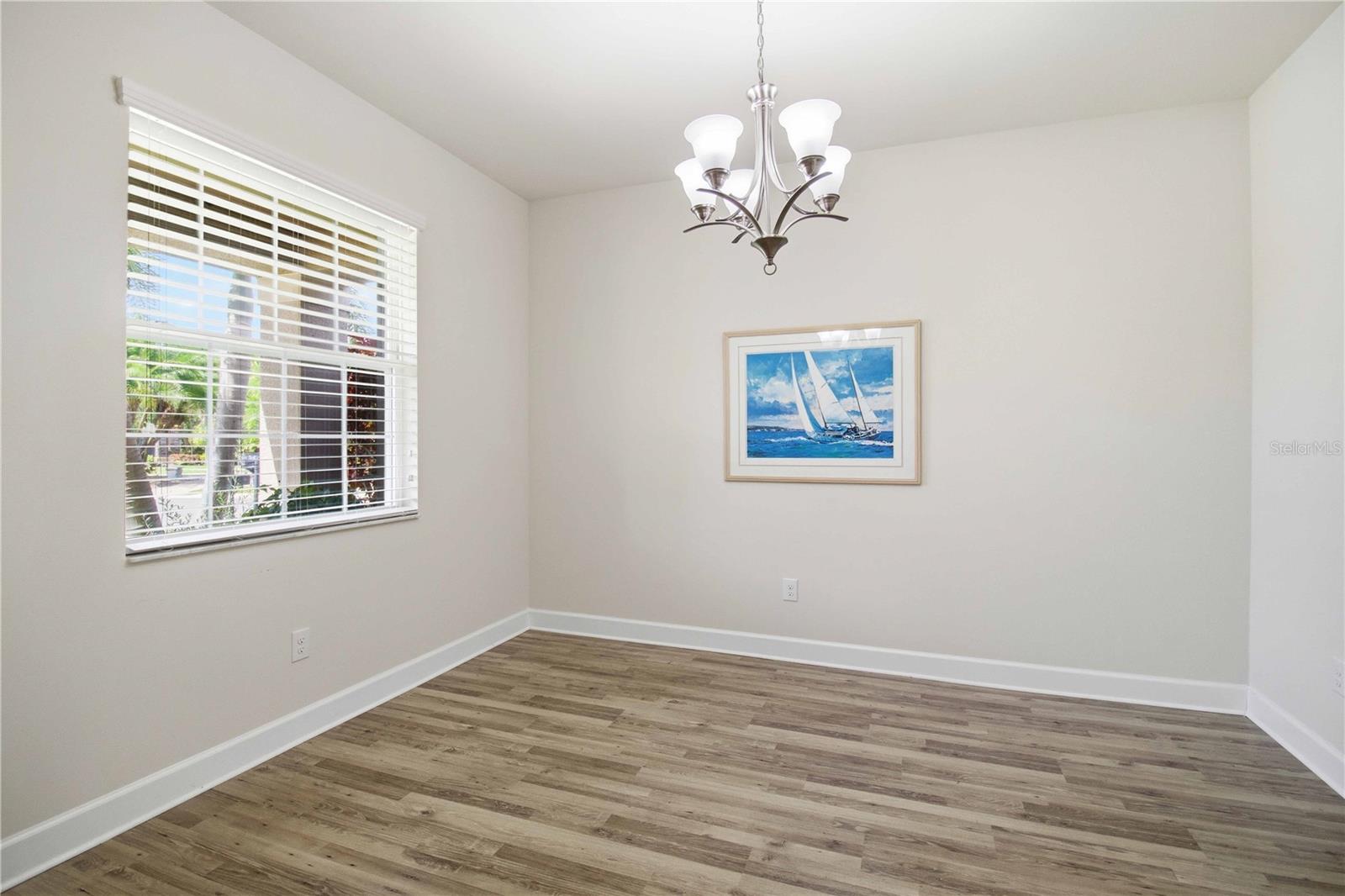 Listing Image #8