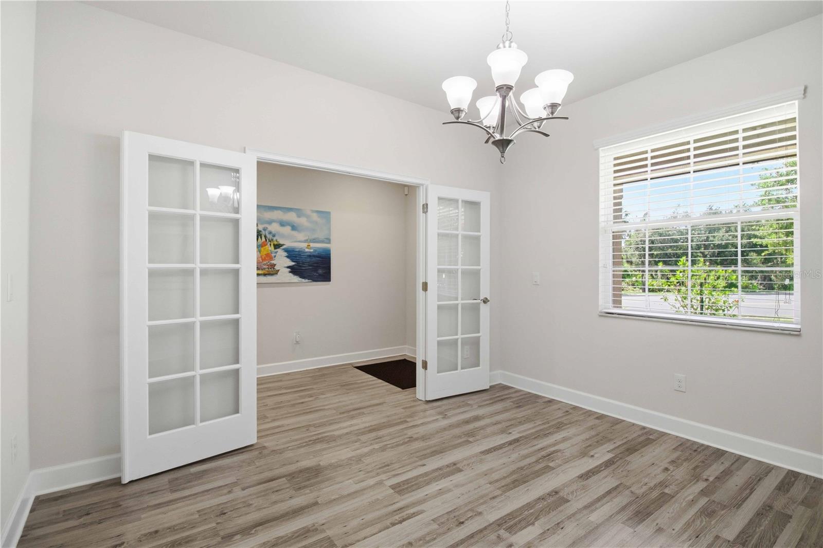 Listing Image #9