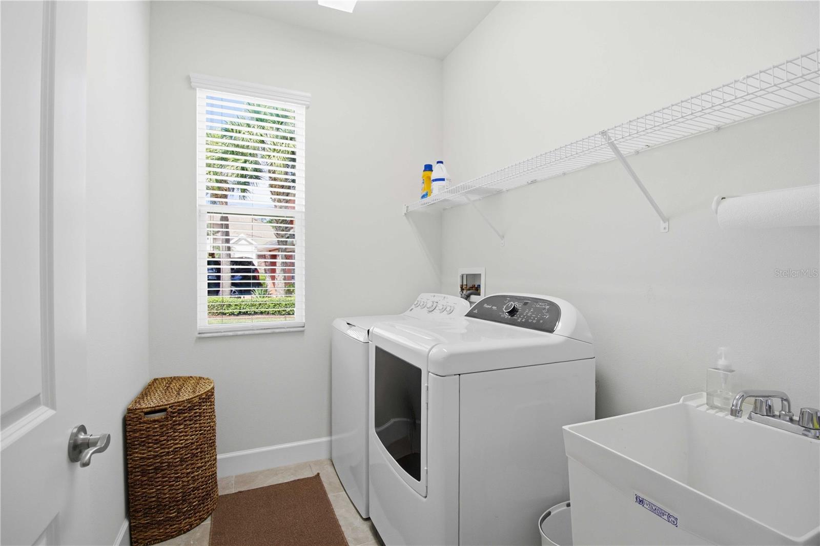 Listing Image #11