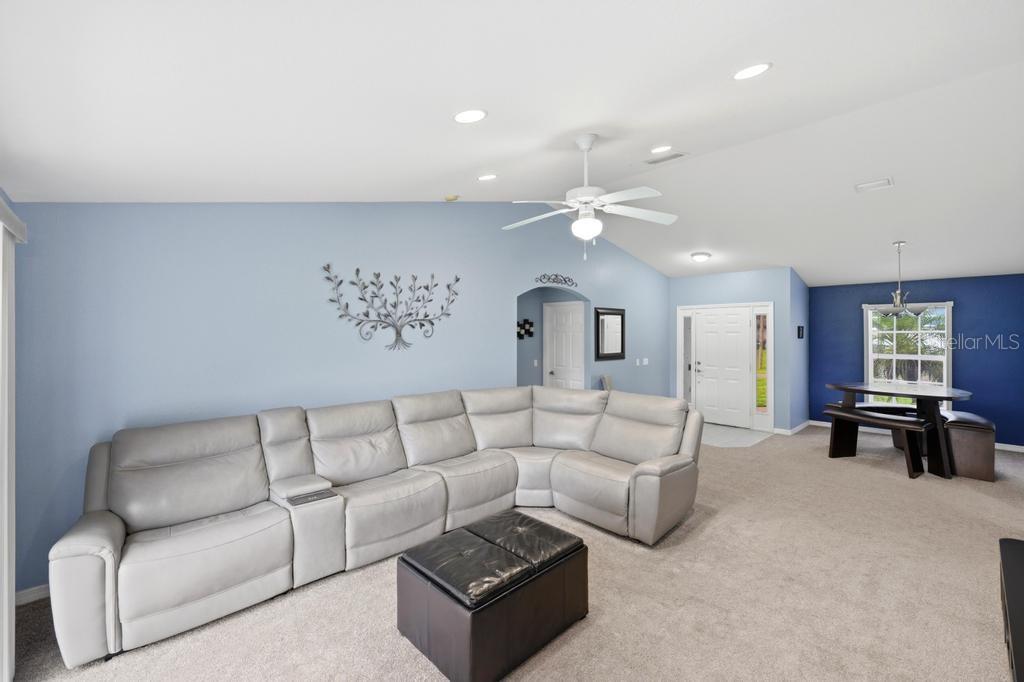 Listing Image #12