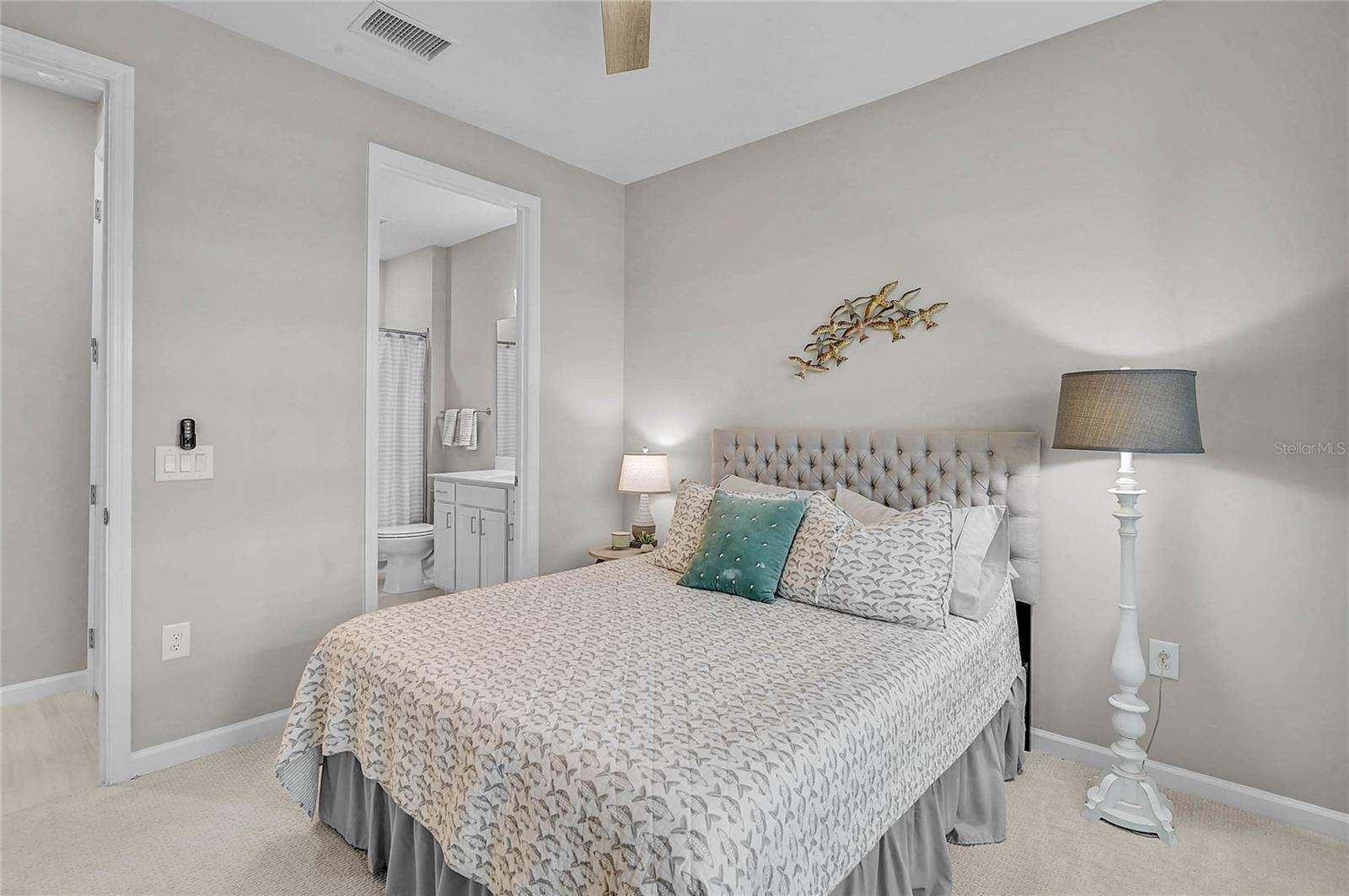 Listing Image #4