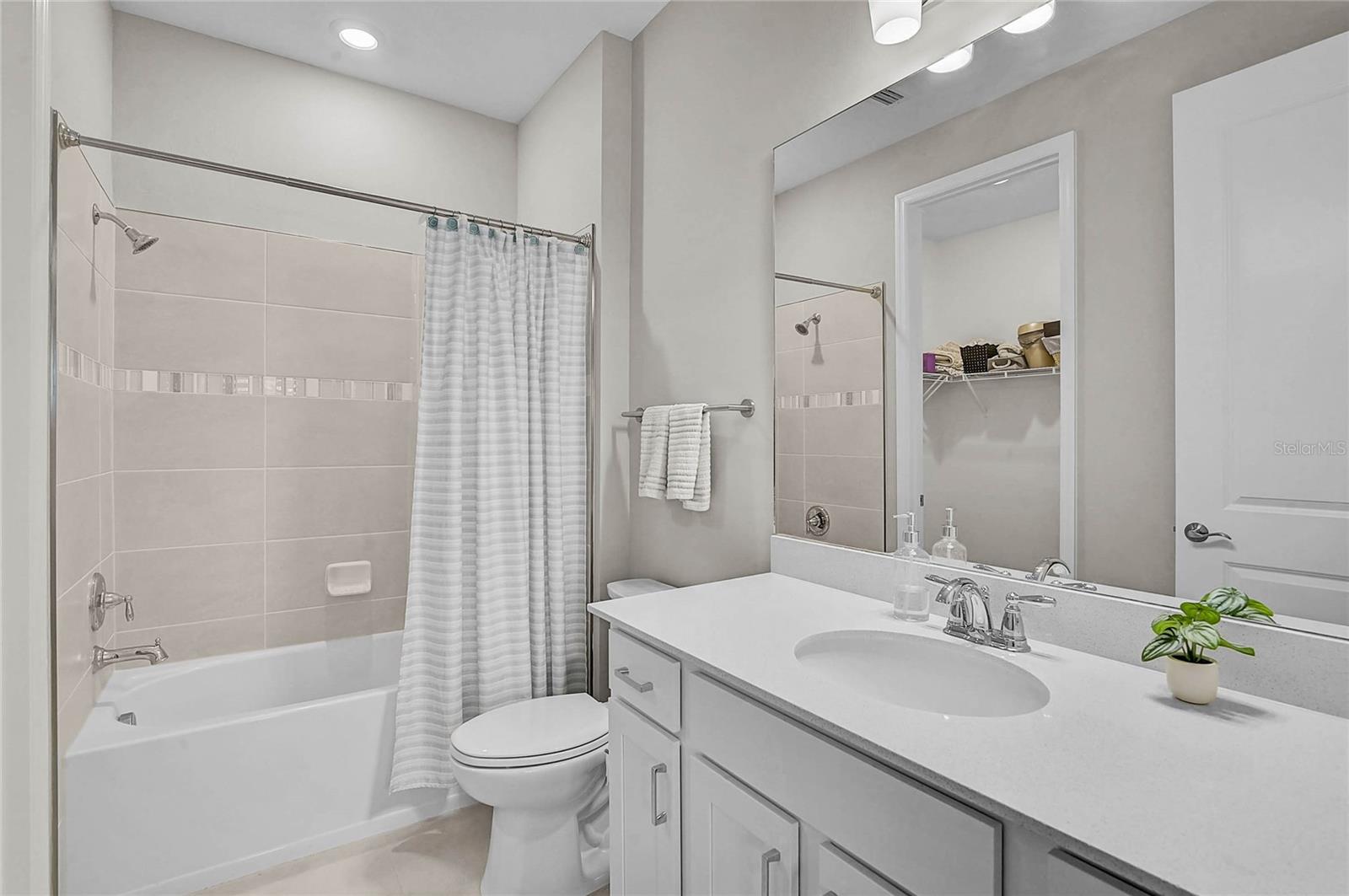 Listing Image #5