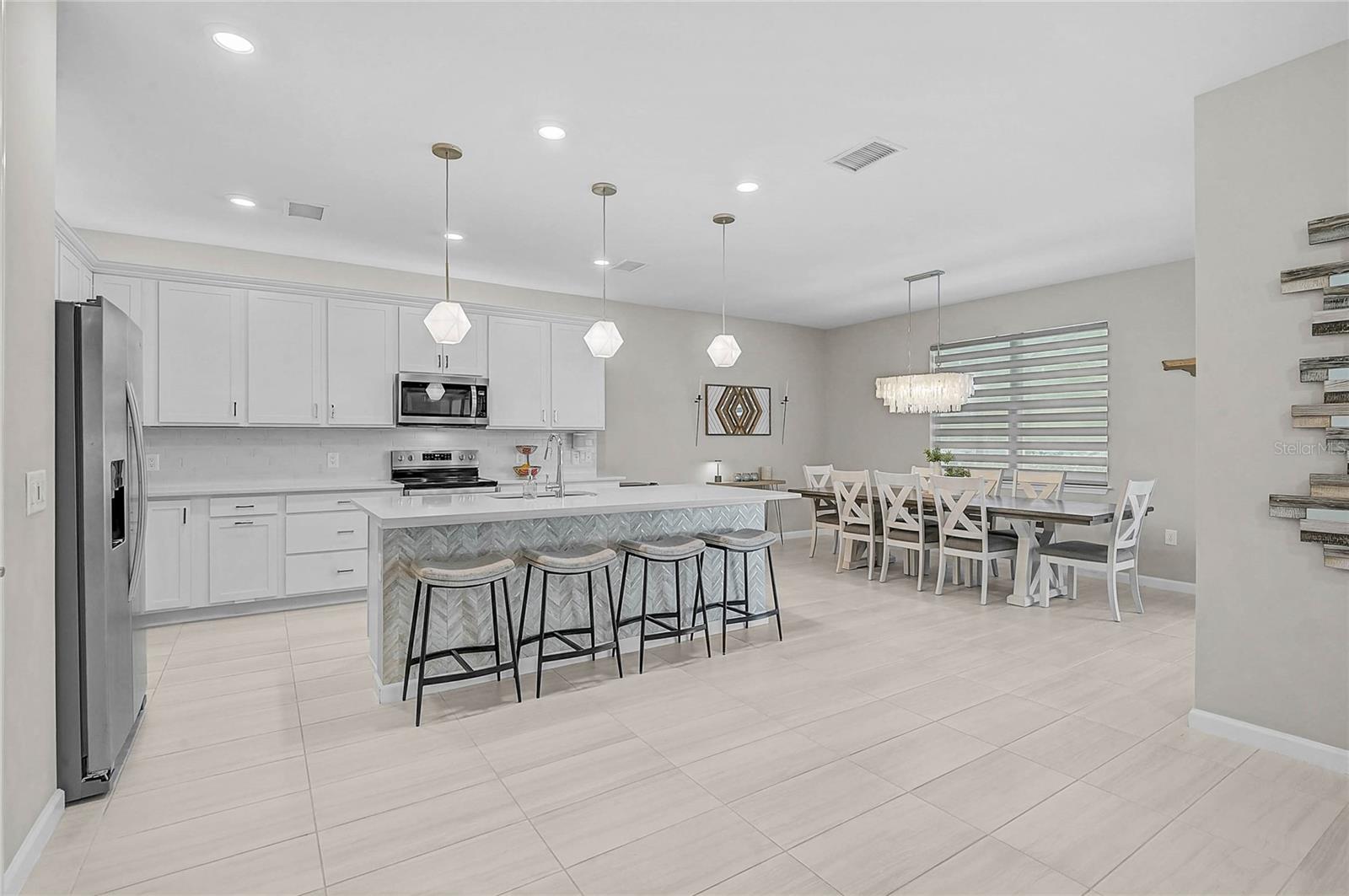 Listing Image #12