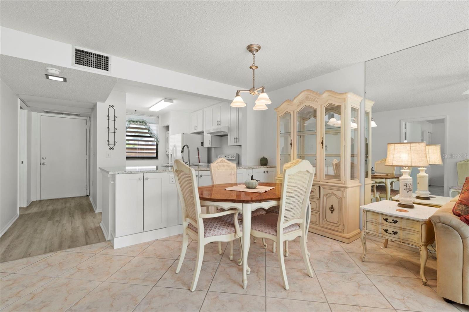 Listing Image #6