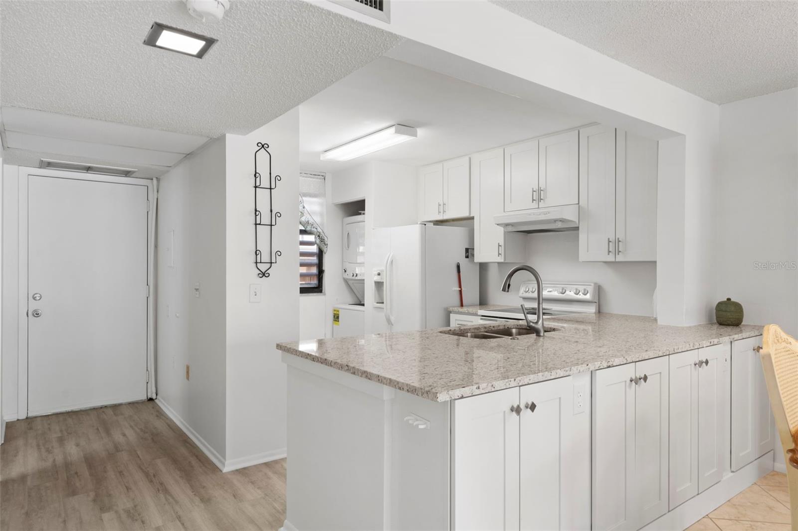 Listing Image #8