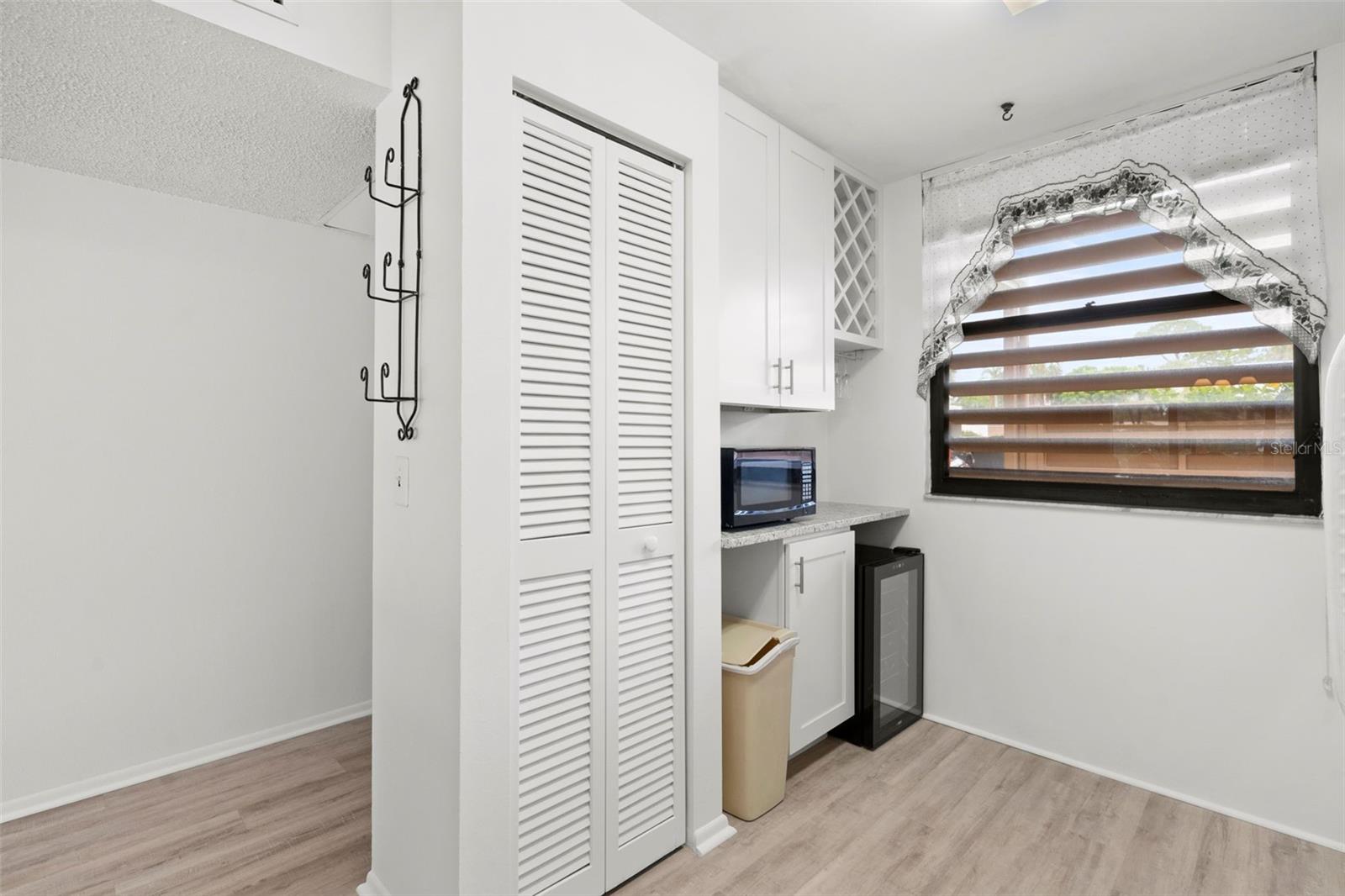 Listing Image #11