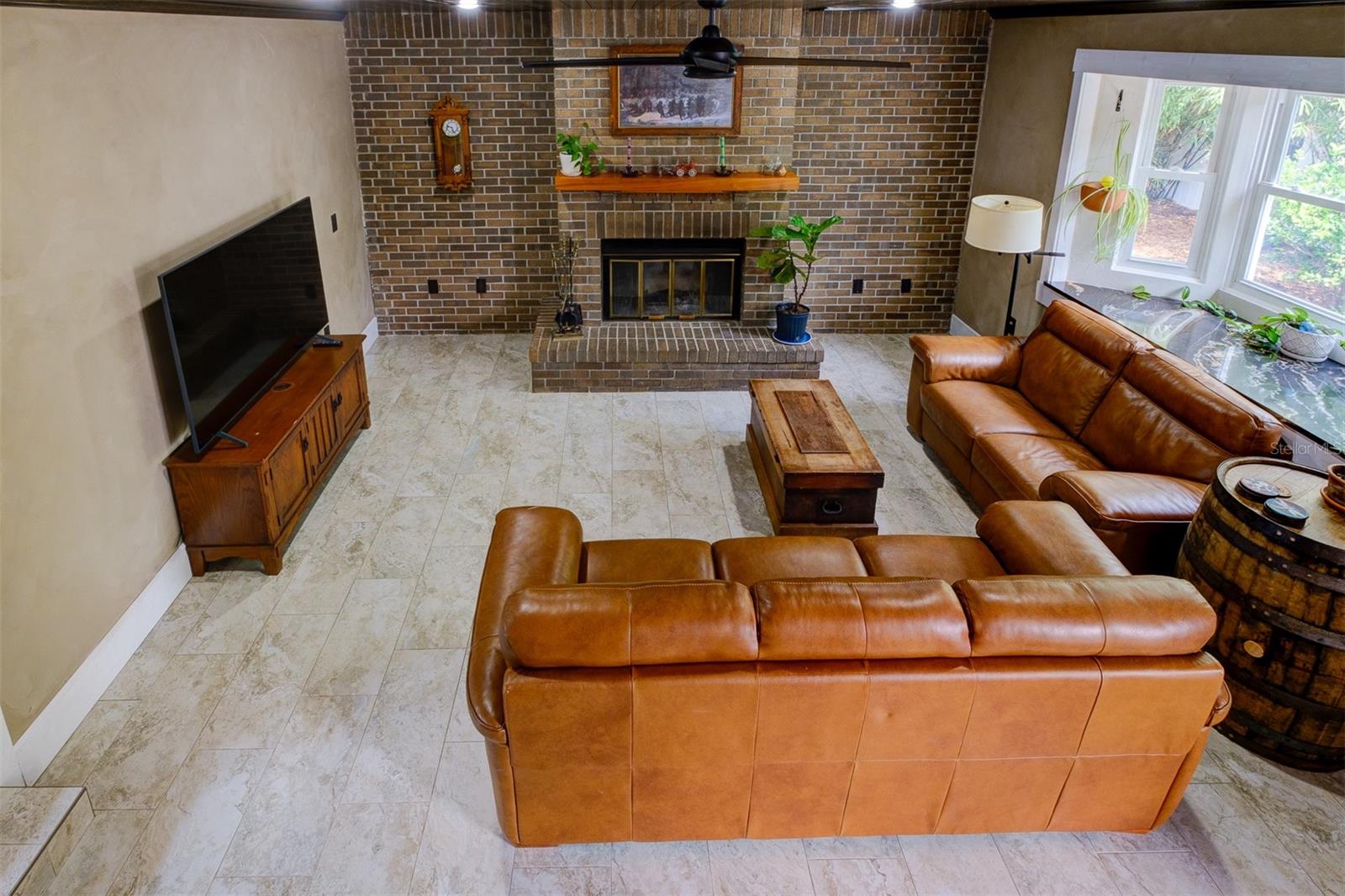 Listing Image #12