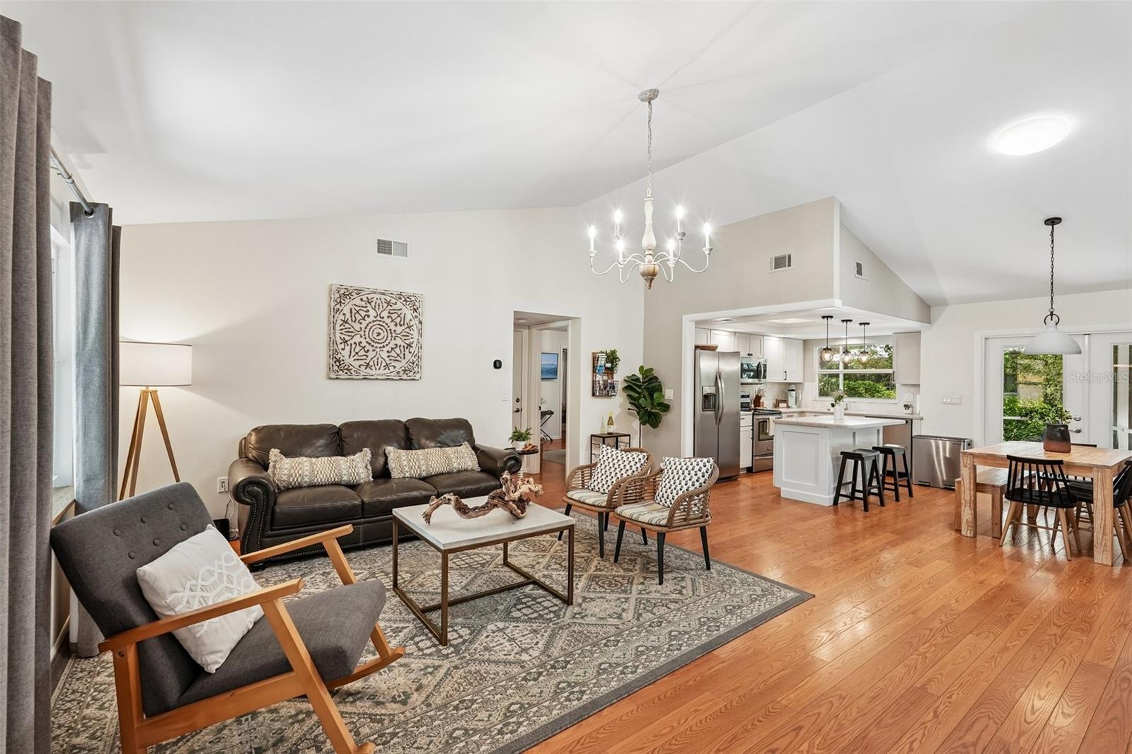 Listing Image #4