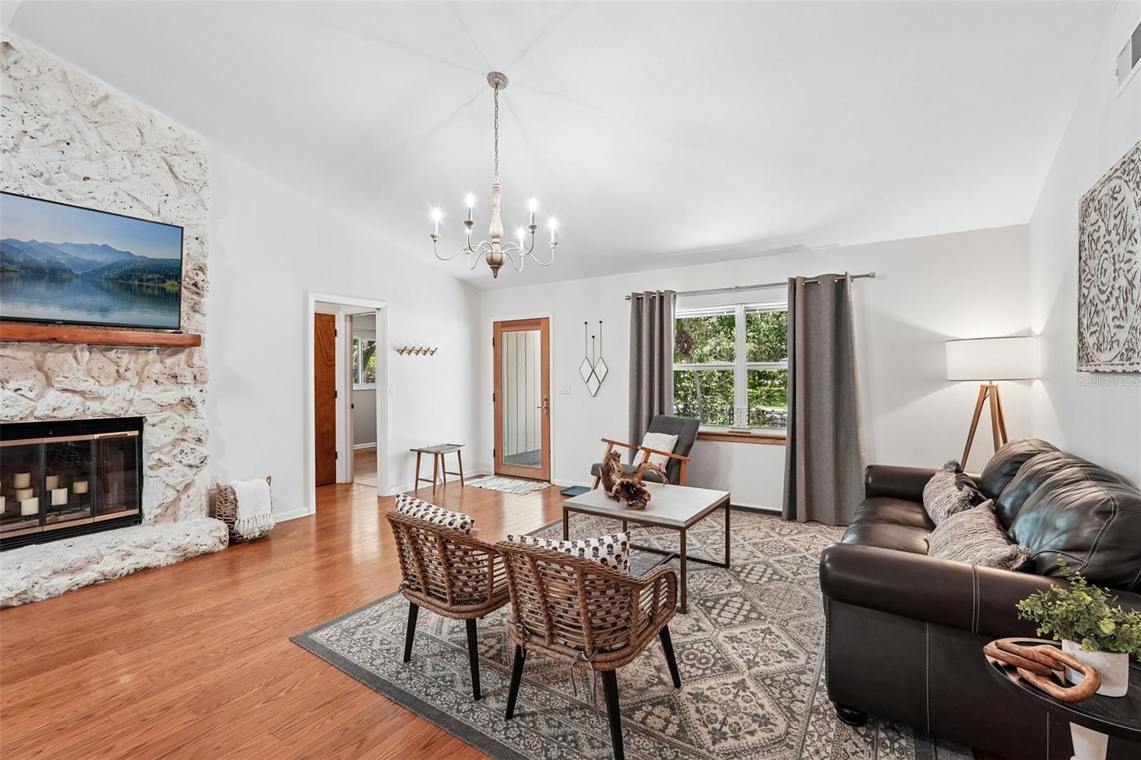 Listing Image #7