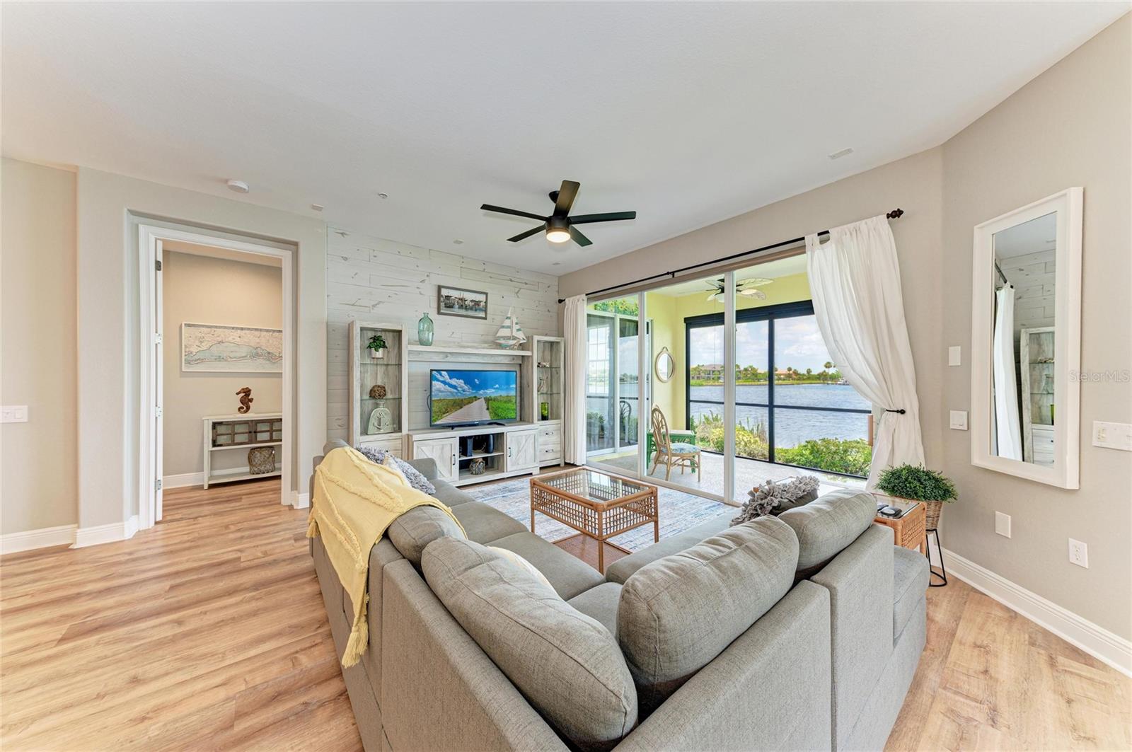Listing Image #12