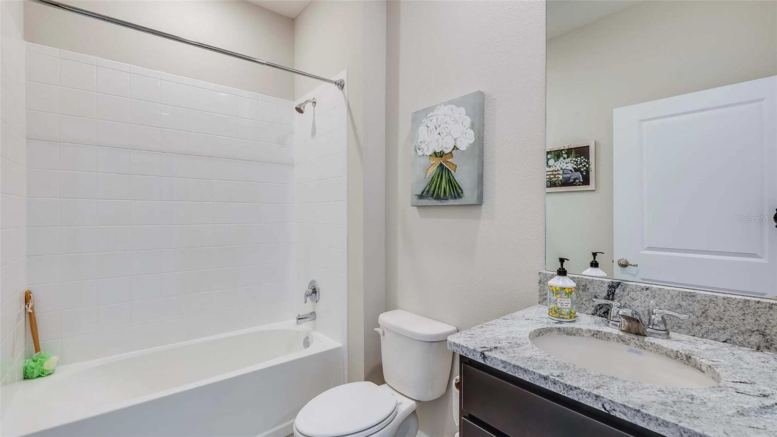 Listing Image #10