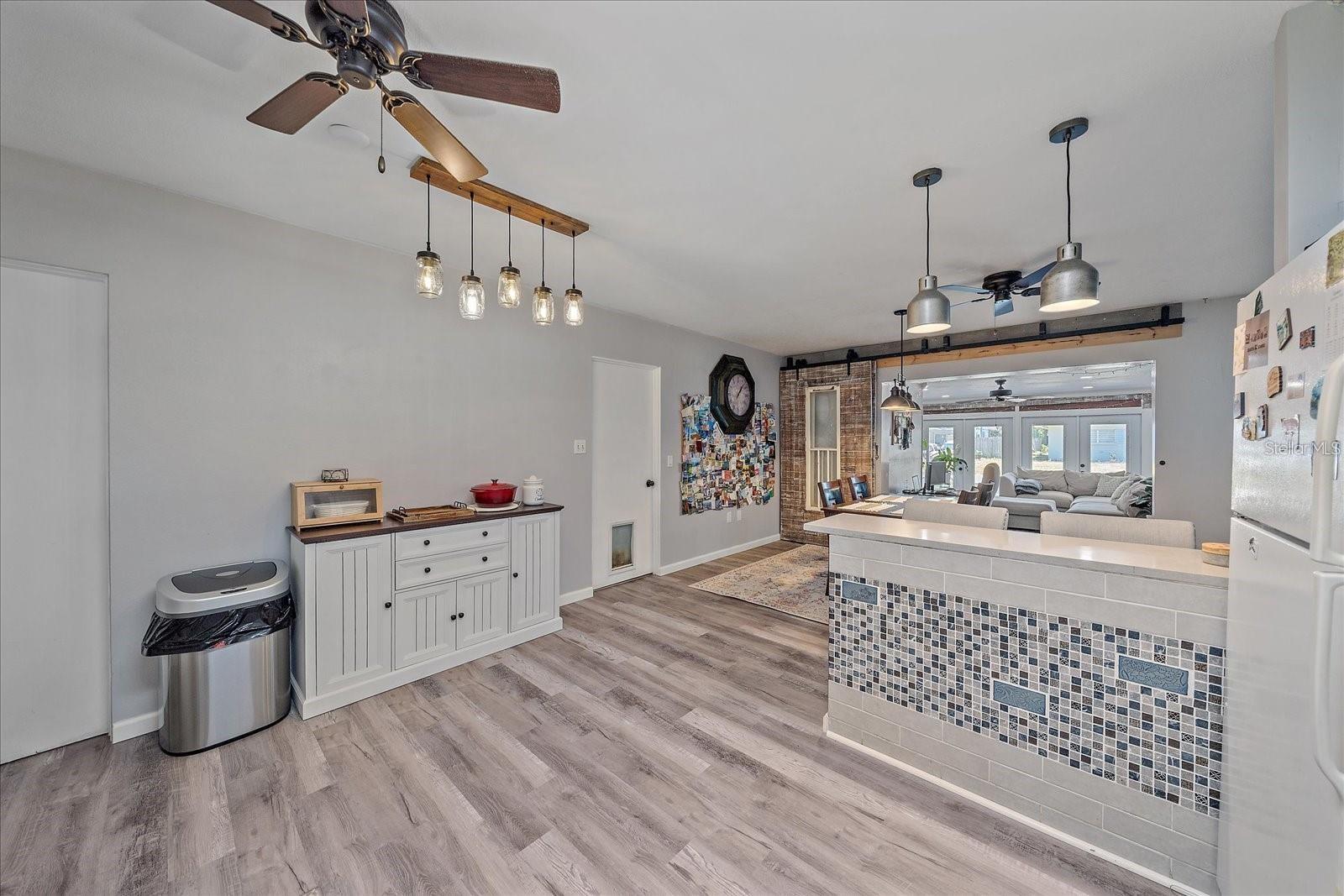 Listing Image #11