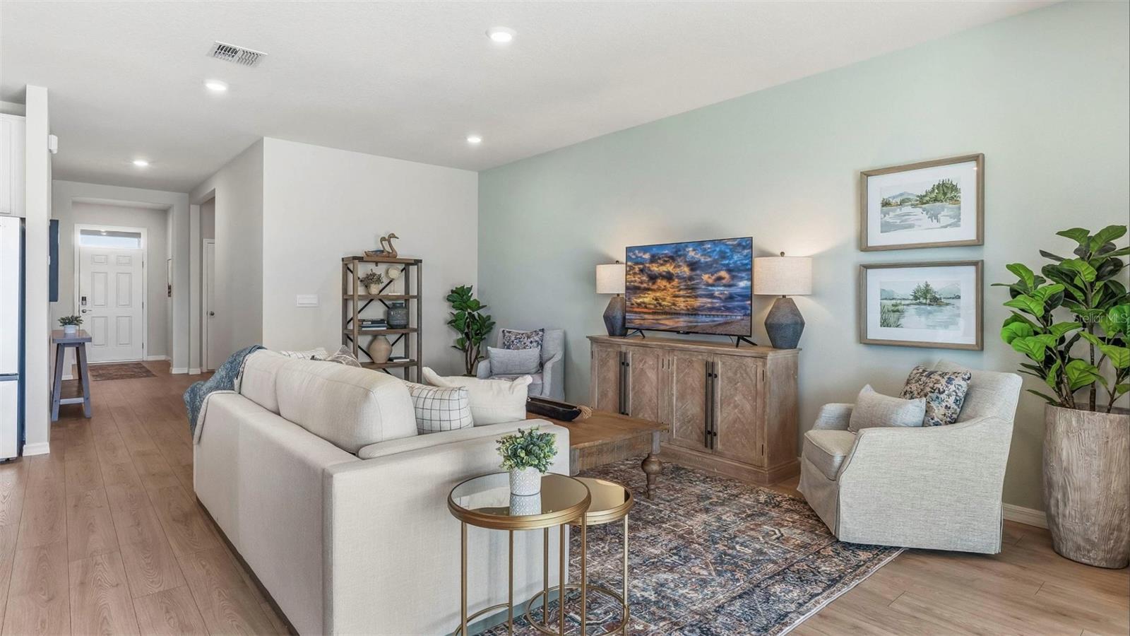 Listing Image #8