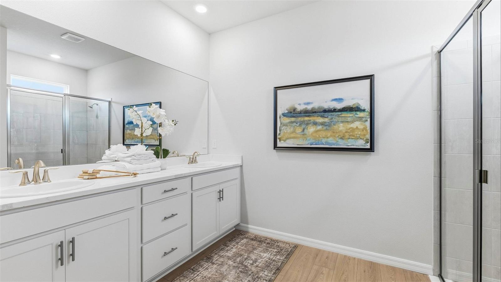 Listing Image #12