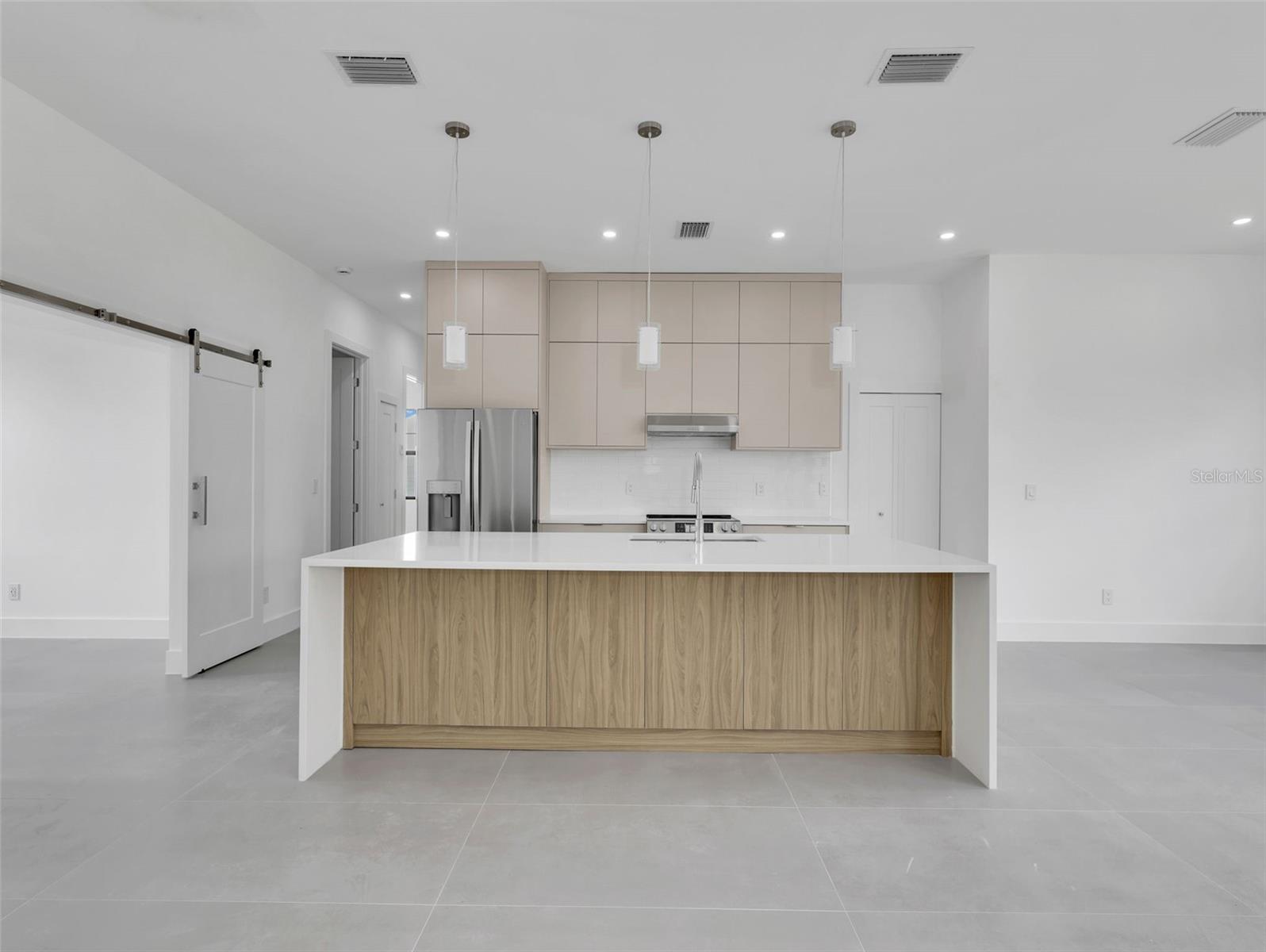 Listing Image #8