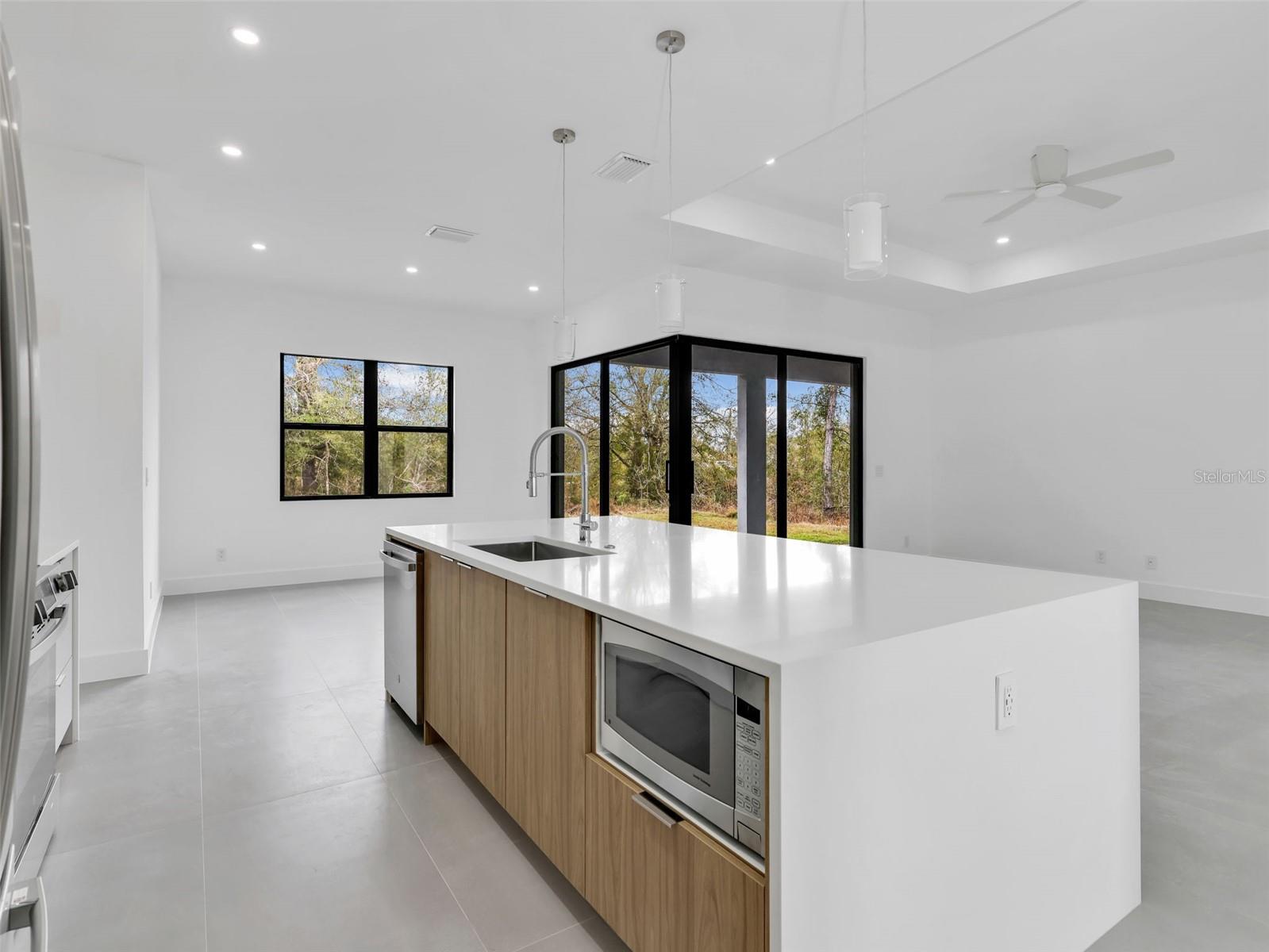 Listing Image #11