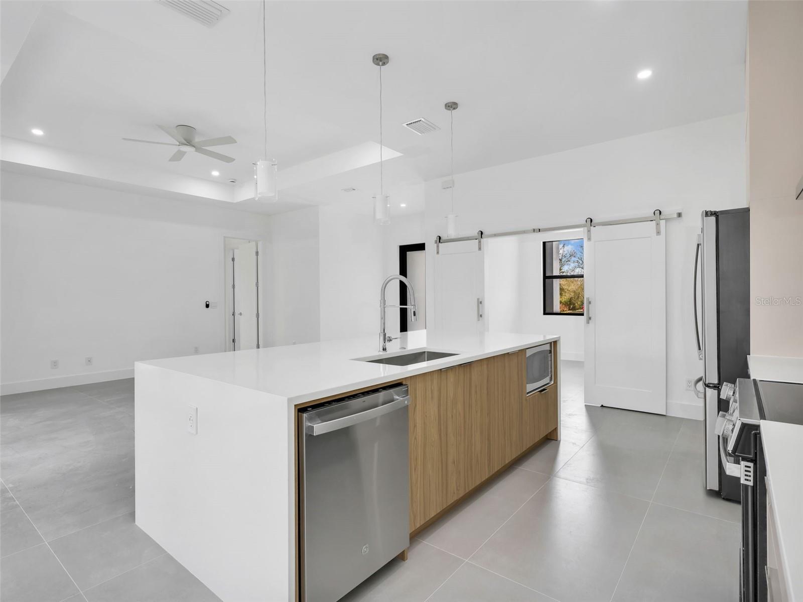 Listing Image #13