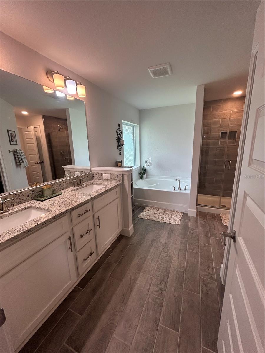 Listing Image #16