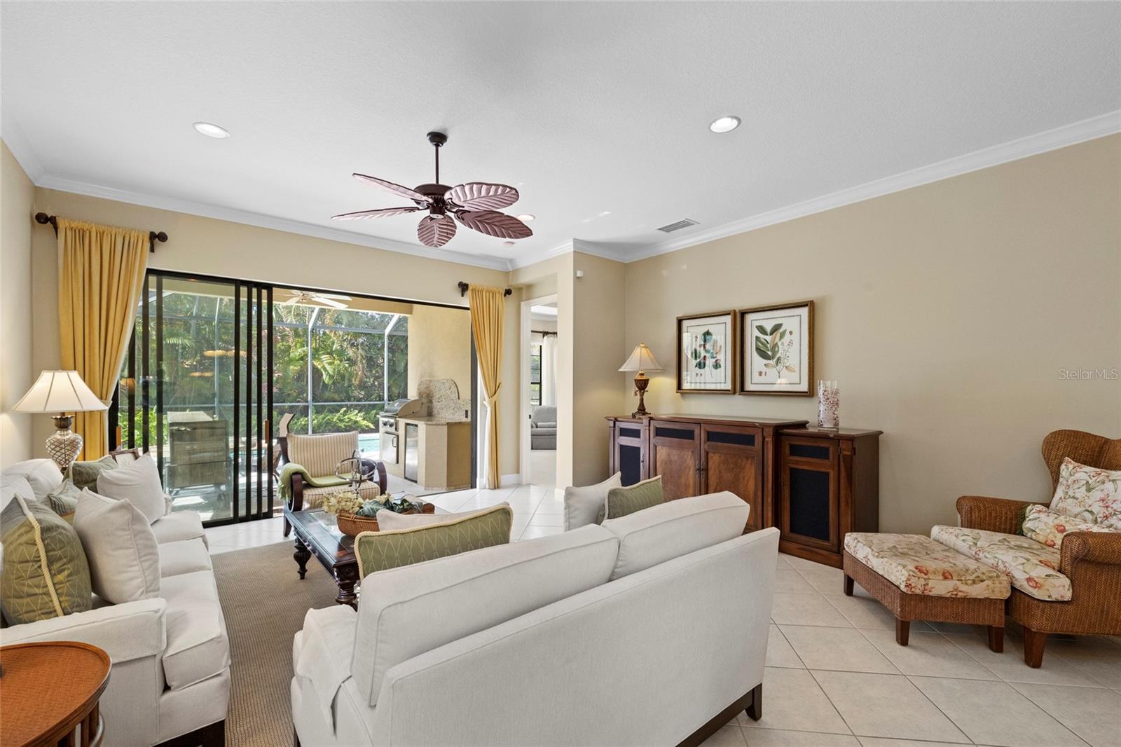 Listing Image #10